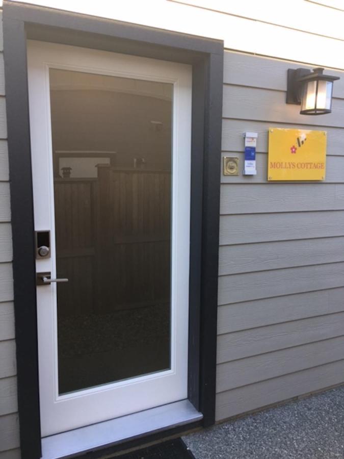 Mollys Cottage-The Suite On Vancouver Island Near Yyj Airport And The Wa And Bc Ferries Норт-Сааніч Екстер'єр фото